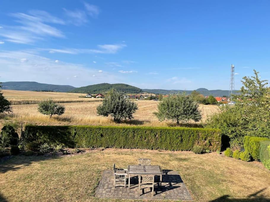 Ferienwohnung Leuchtbergblick Mit Terrasse Und Pkw Stellplatz Eschwege Dış mekan fotoğraf